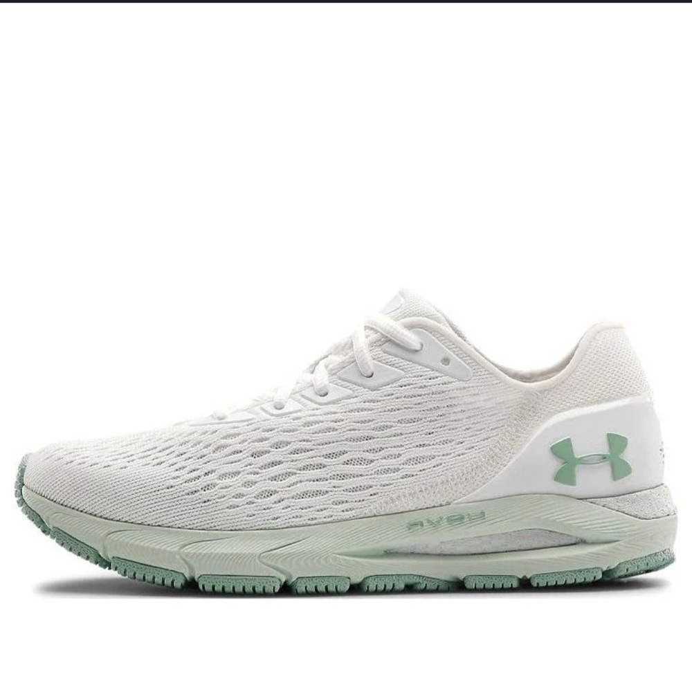 Under Armour Sneakers